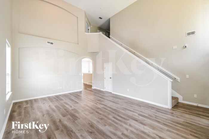 1617 Austin Ln - Photo 3 of 16