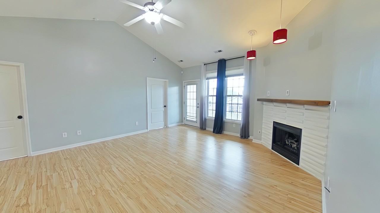 1324 Kershaw Loop #206 - Photo 3 of 35
