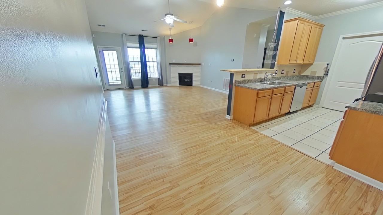 1324 Kershaw Loop #206 - Photo 6 of 35
