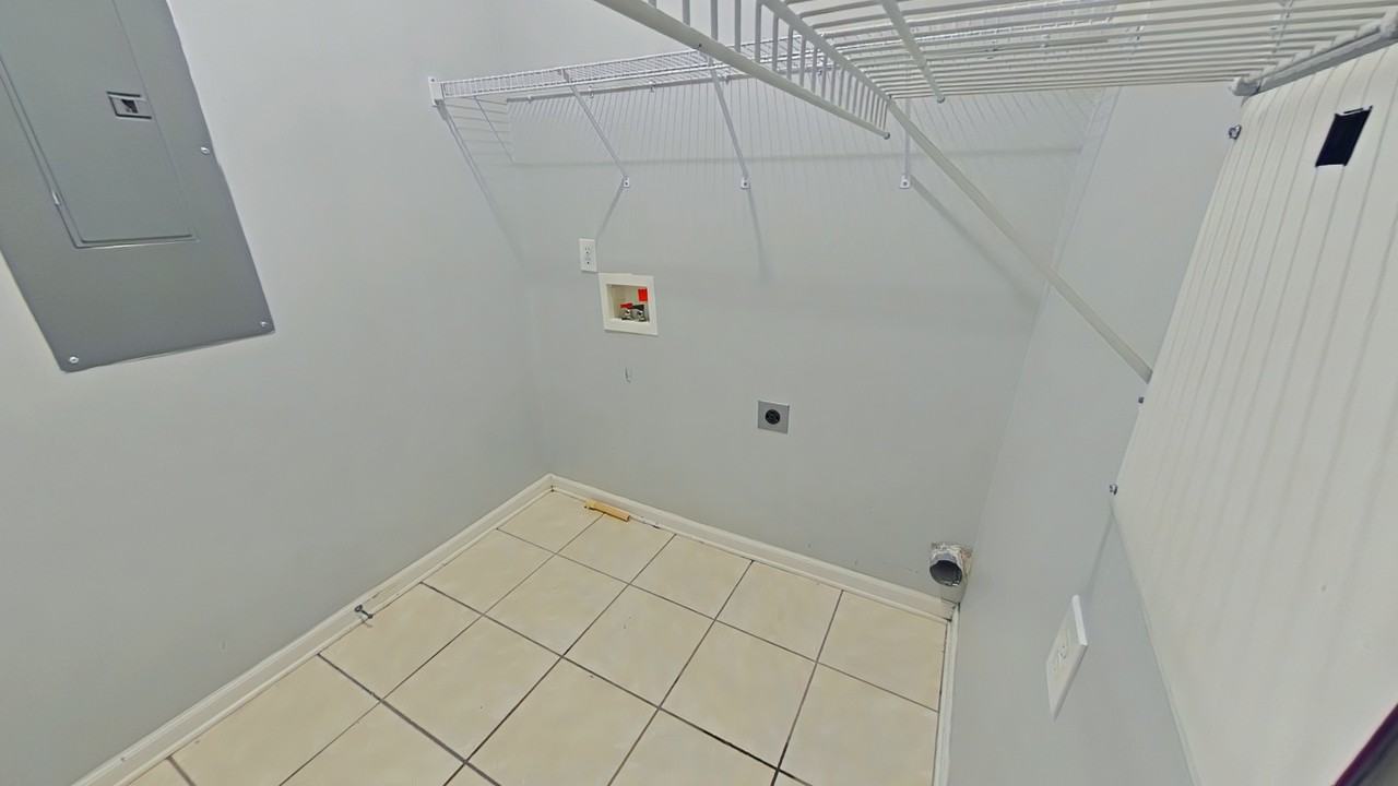 1324 Kershaw Loop #206 - Photo 6 of 35