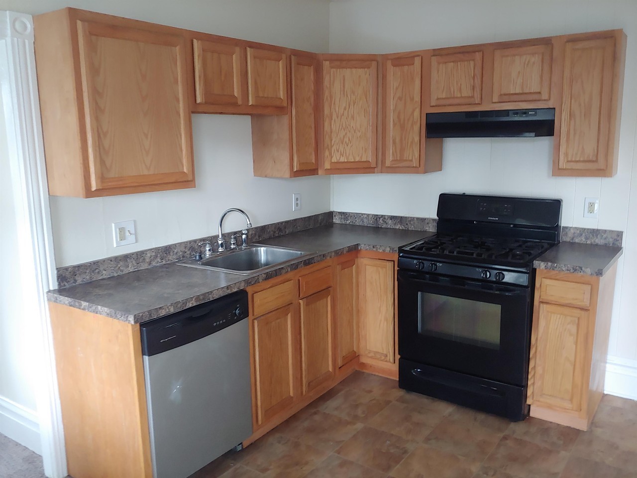 211 Market St #A - Photo 2 of 10