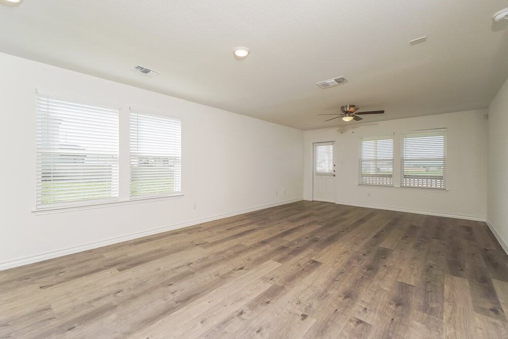 1652 Viola Ln - Photo 5 of 17