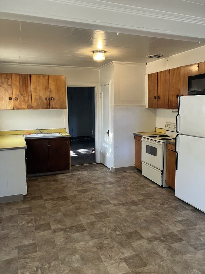 1500 1st St Apt B #NA - Photo 2 of 4