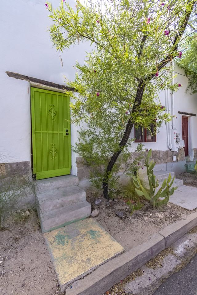 614 S Meyer Ave #1 - Photo 3 of 16