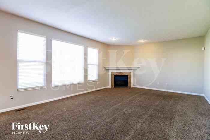 6626 Thistle Grv - Photo 2 of 15