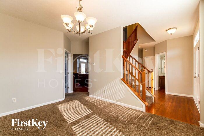 6626 Thistle Grv - Photo 3 of 15