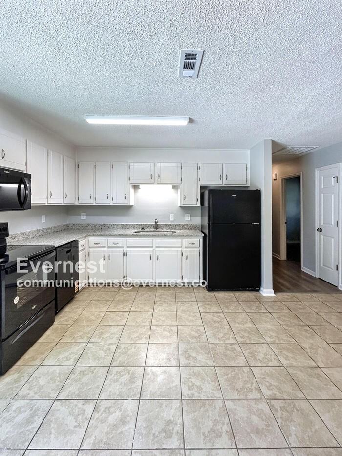 107 Bain Rd - Photo 2 of 16