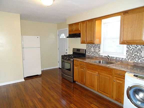 66 Grove Ave #B - Photo 2 of 12