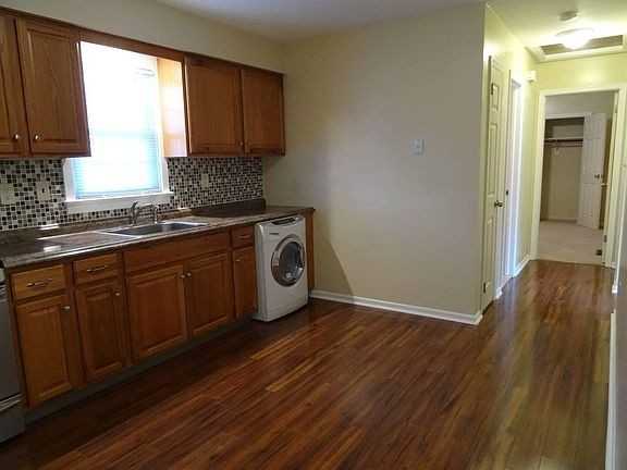 66 Grove Ave #B - Photo 3 of 12