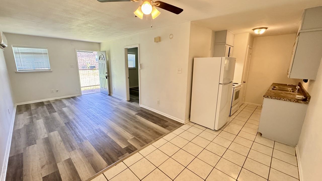 605 Sunset Ln #D - Photo 3 of 16