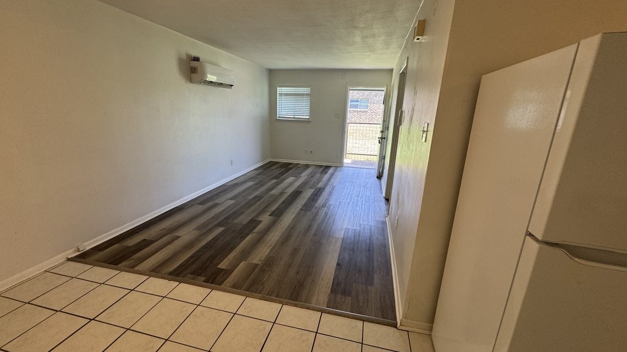 605 Sunset Ln #D - Photo 5 of 16