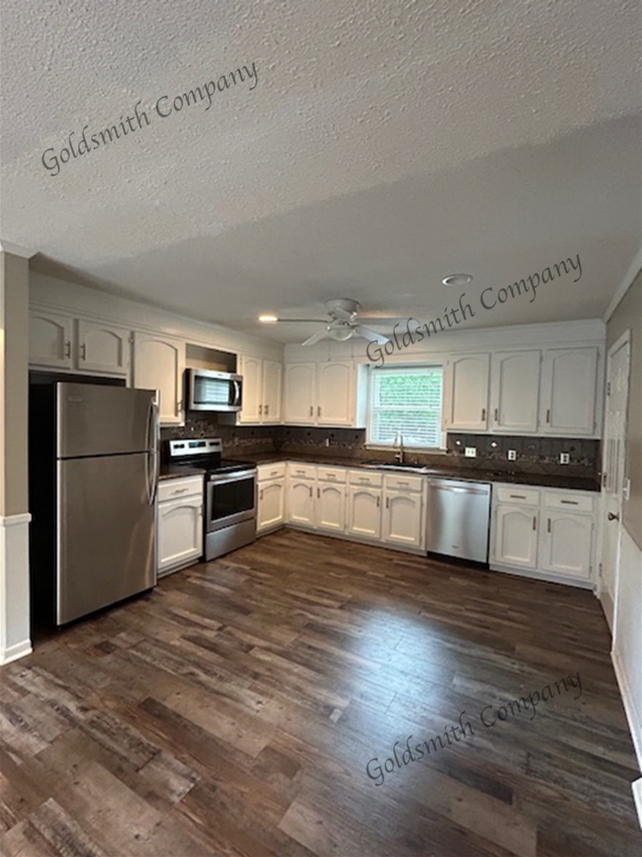 106 Saddletree Pl - Photo 2 of 20