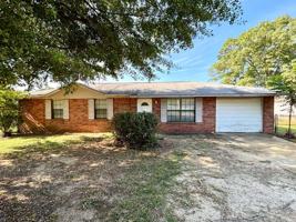 featured image of 46 El Camino Dr