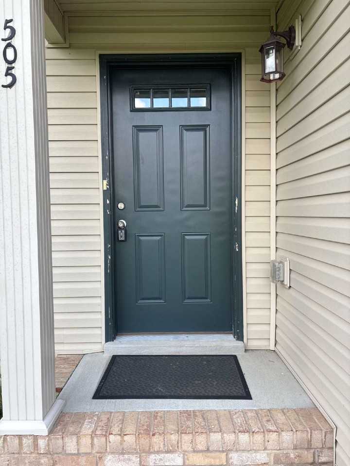 505 Paula Dr - Photo 2 of 21