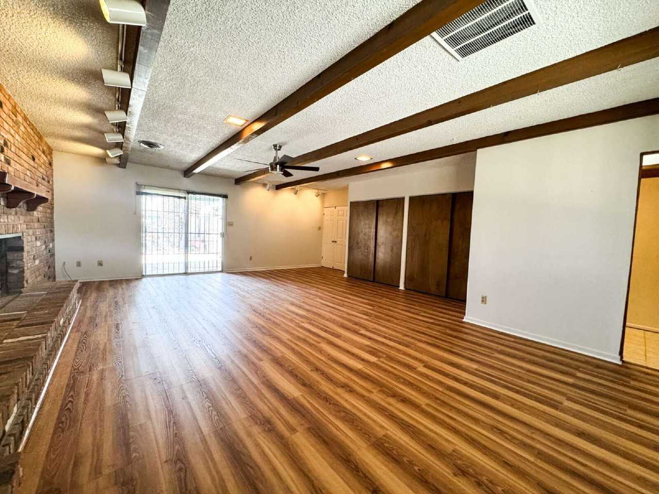 1109 S 8th Ave - Photo 4 of 33