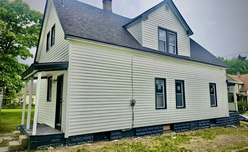 1029 Hamilton St - Photo 3 of 8