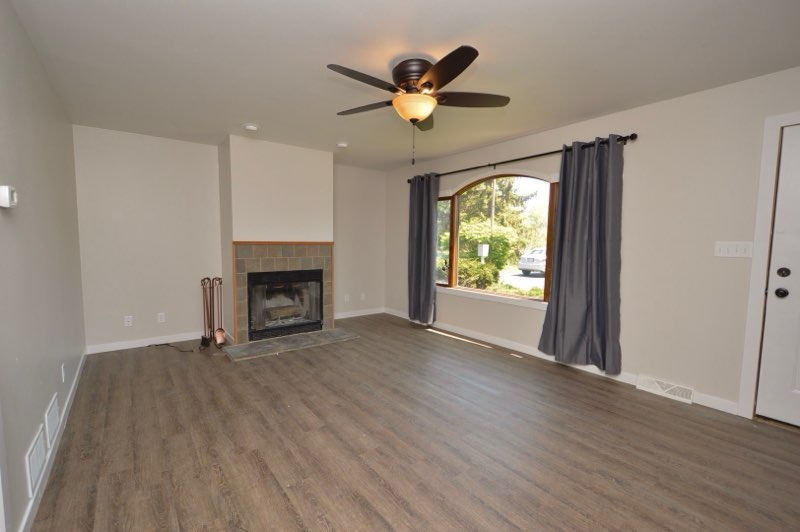 1828 Birch Rd - Photo 2 of 12
