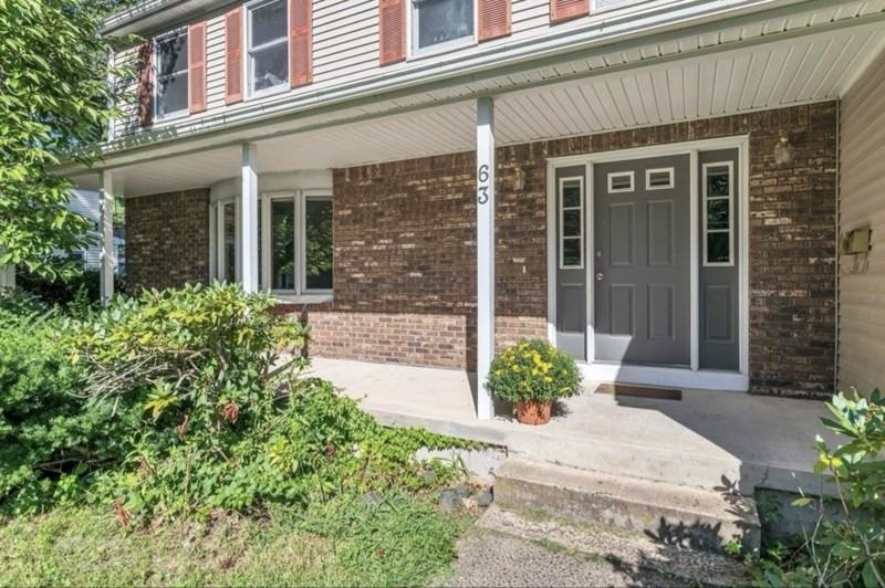 63 Oakwood Dr - Photo 2 of 17