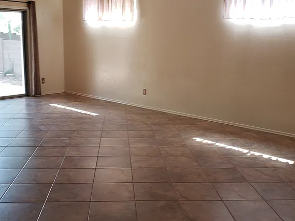 1853 W Waterleaf Dr - Photo 2 of 7