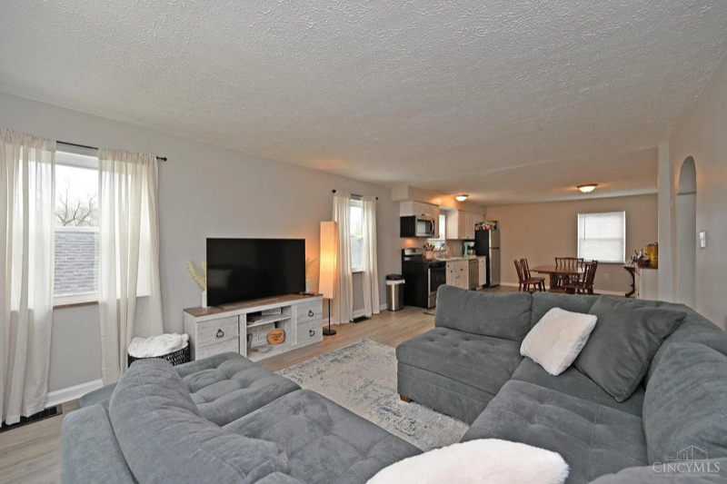 3997 S Whetzel St #C - Photo 2 of 4