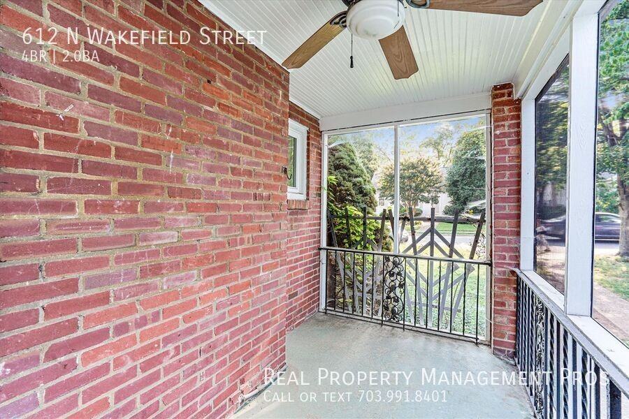 612 N Wakefield St - Photo 2 of 32