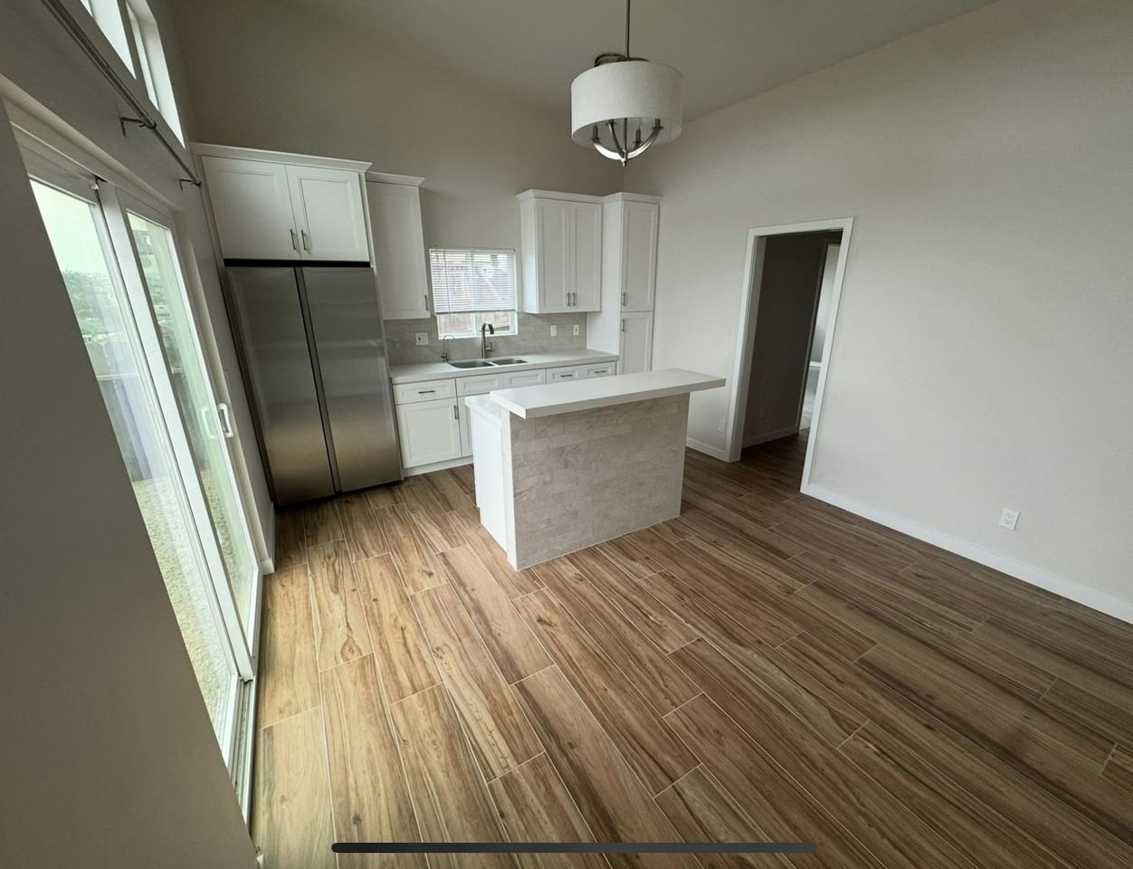 4422 Long Branch Avenue - Photo 3 of 8