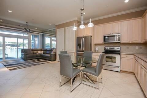 168 Lake Point Boulevard, Unit 102A - Photo 5 of 7
