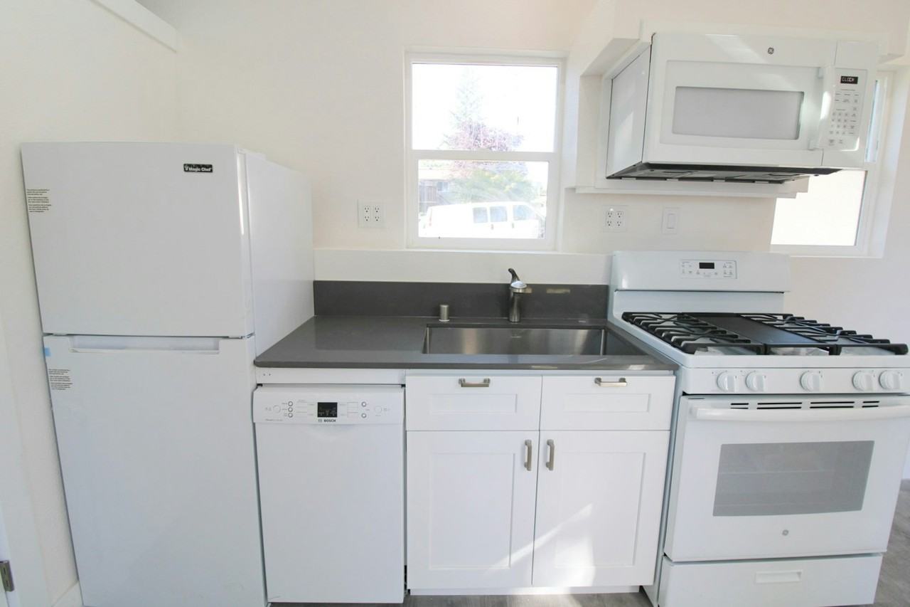 21107 Damson Road, Unit C - Photo 3 of 9