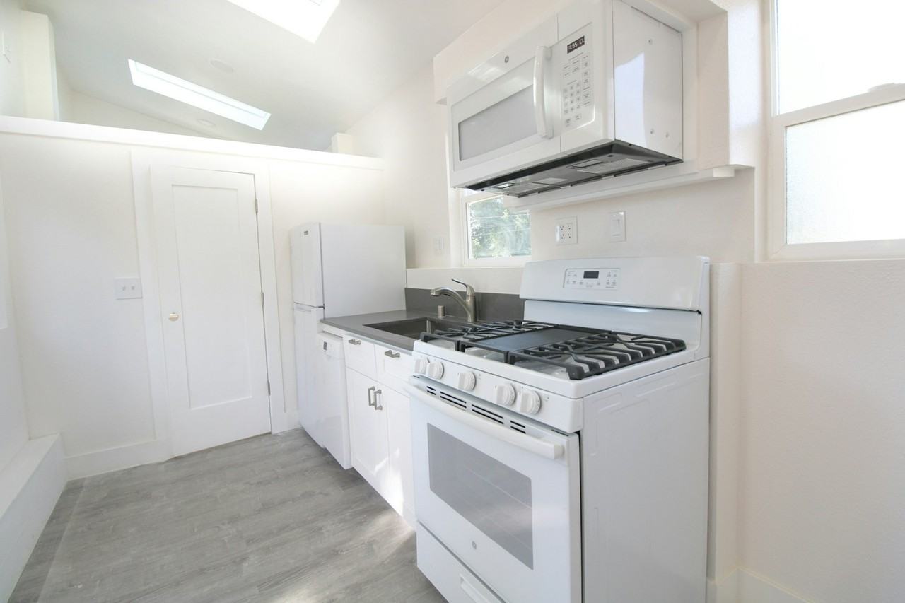 21107 Damson Road, Unit C - Photo 7 of 9