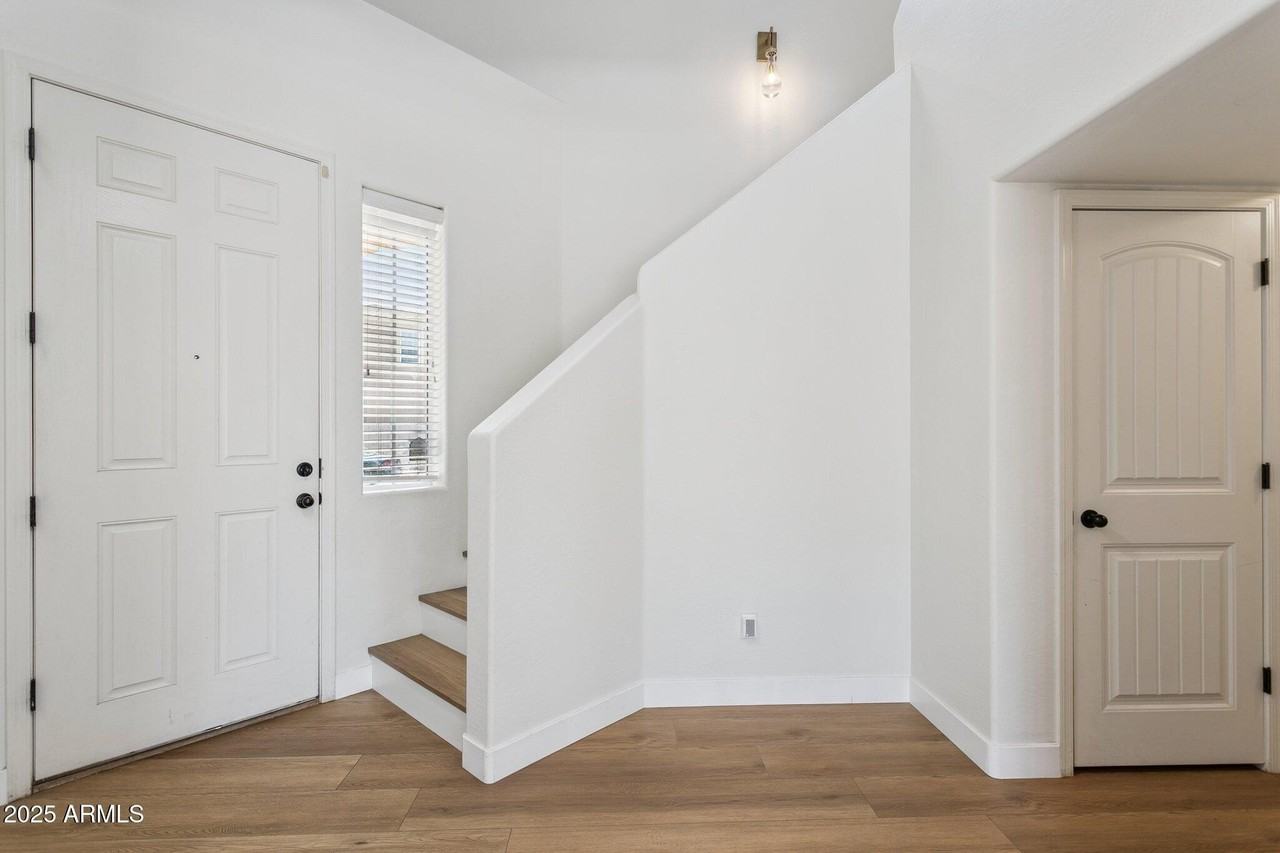 2730 E Ellis St - Photo 5 of 40