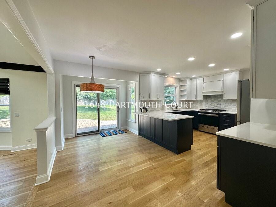 1648 Dartmouth Ct - Photo 3 of 20