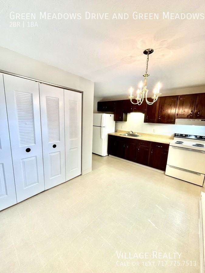 Green Meadows Drive & & Green Meadows Drive #595 - Photo 3 of 50