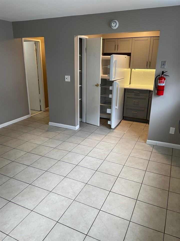 17 68th St #7 - Photo 7 of 15