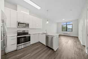 121 34th St #315 - Photo 1 of 1