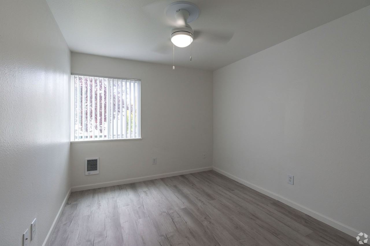 Images Columbia Apartments - Photo 7 of 50