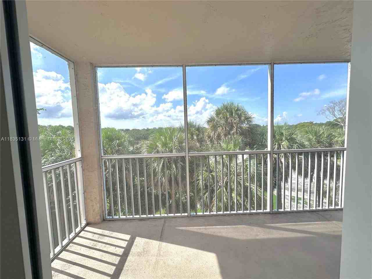 250 Jacaranda Dr #507 - Photo 7 of 28