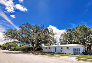 828 Ne 76th St - Photo 1 of 1