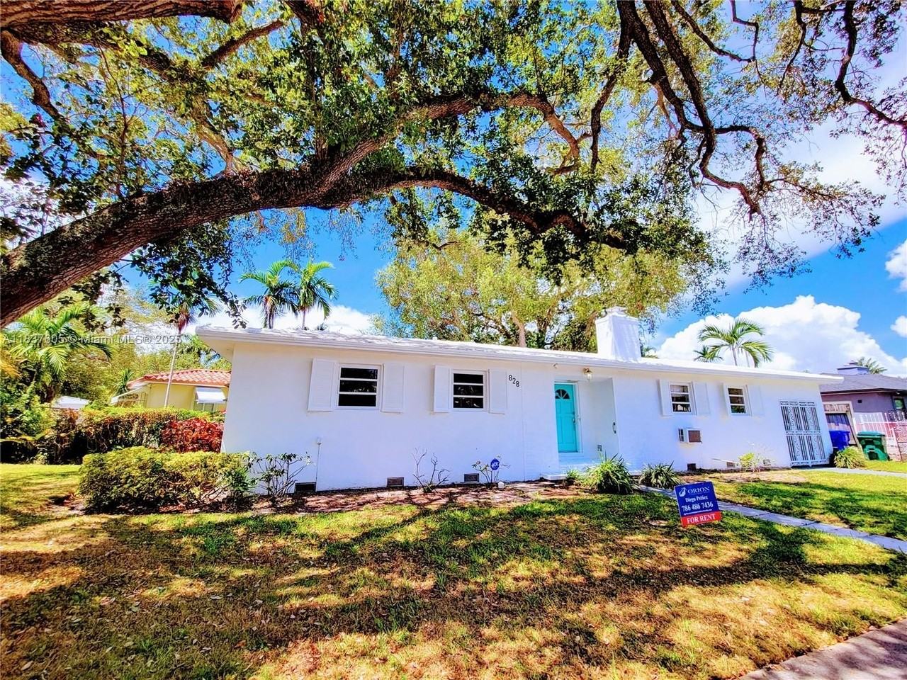 828 Ne 76th St - Photo 2 of 21