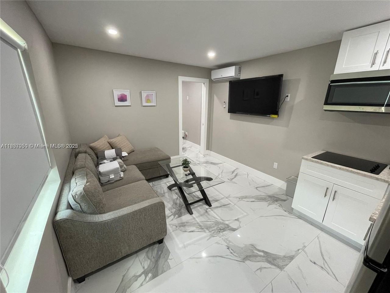 4910 Southwest 28th Terrace #3 - Photo 3 of 6