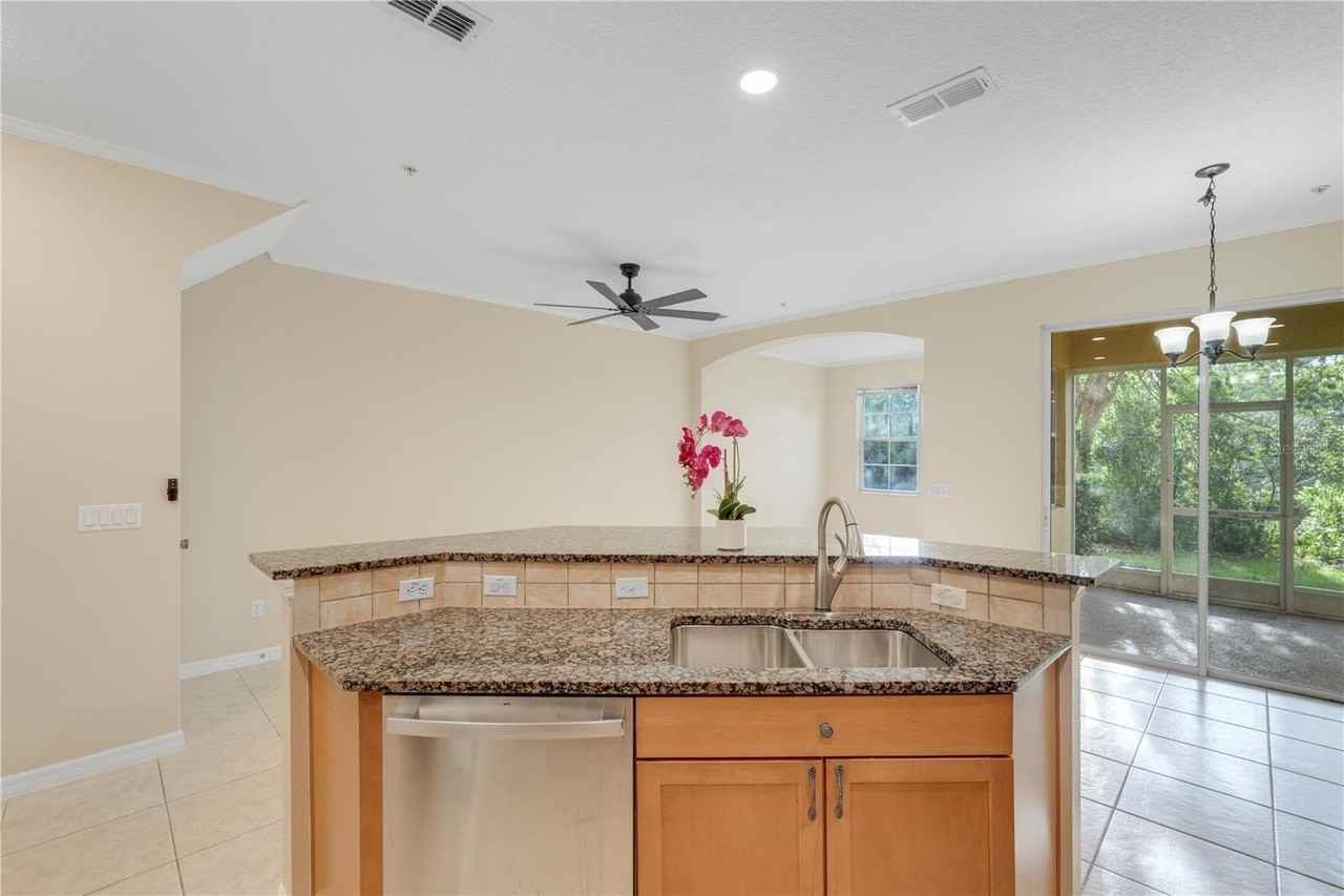 839 Assembly Ct - Photo 5 of 31