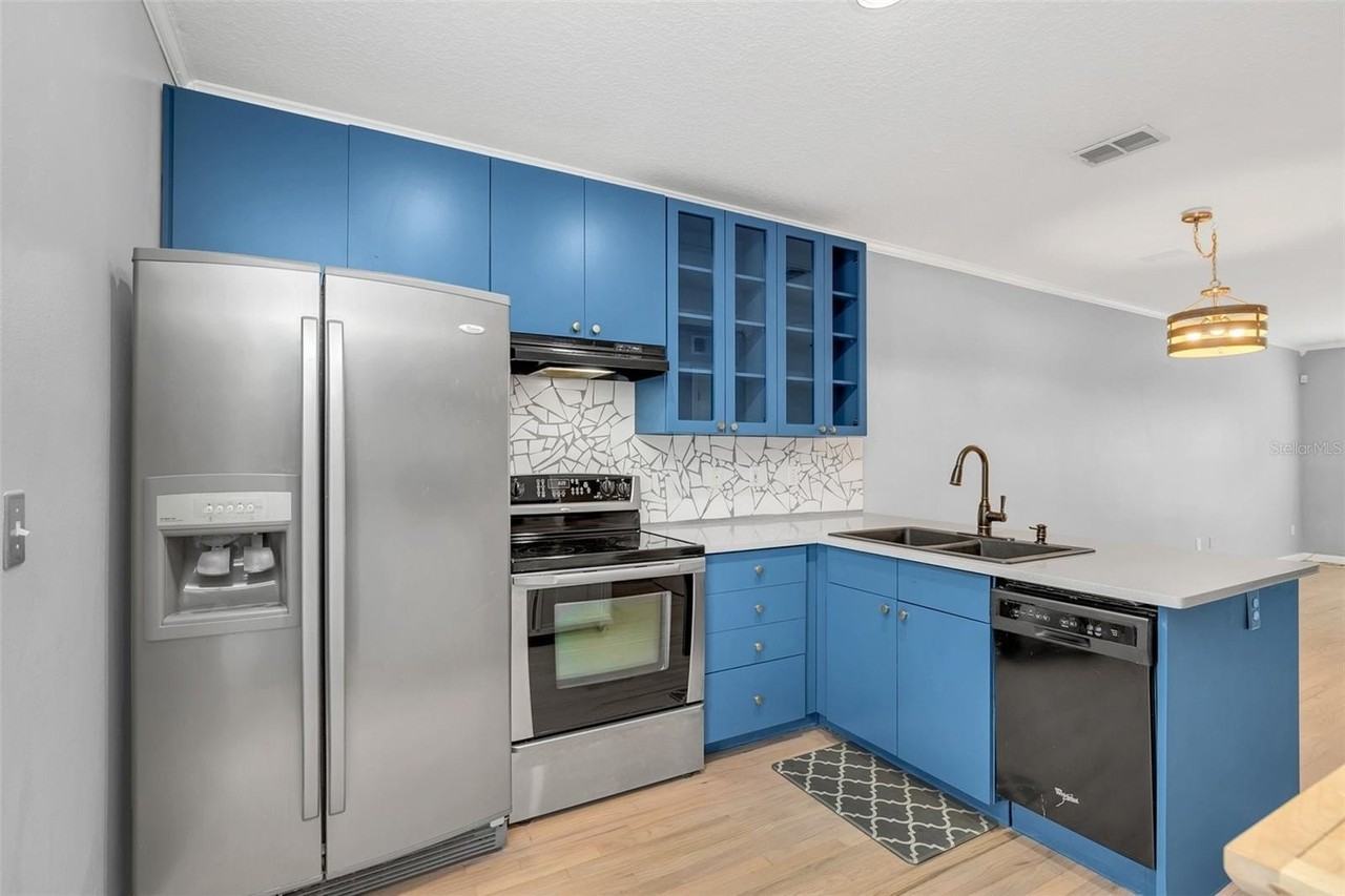 40 N Hyer Ave - Photo 3 of 11