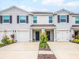 featured image of 17741 Crescent Moon Loop