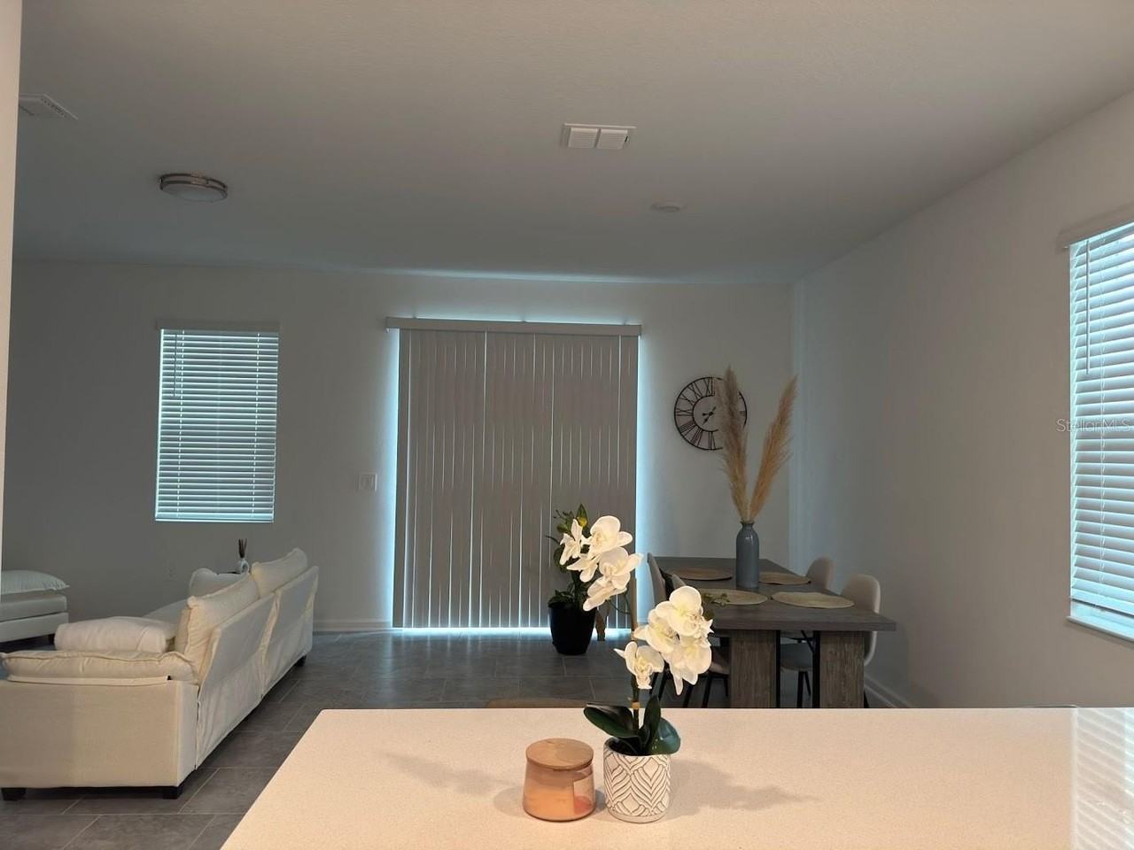 3194 Laurent Loop - Photo 4 of 18