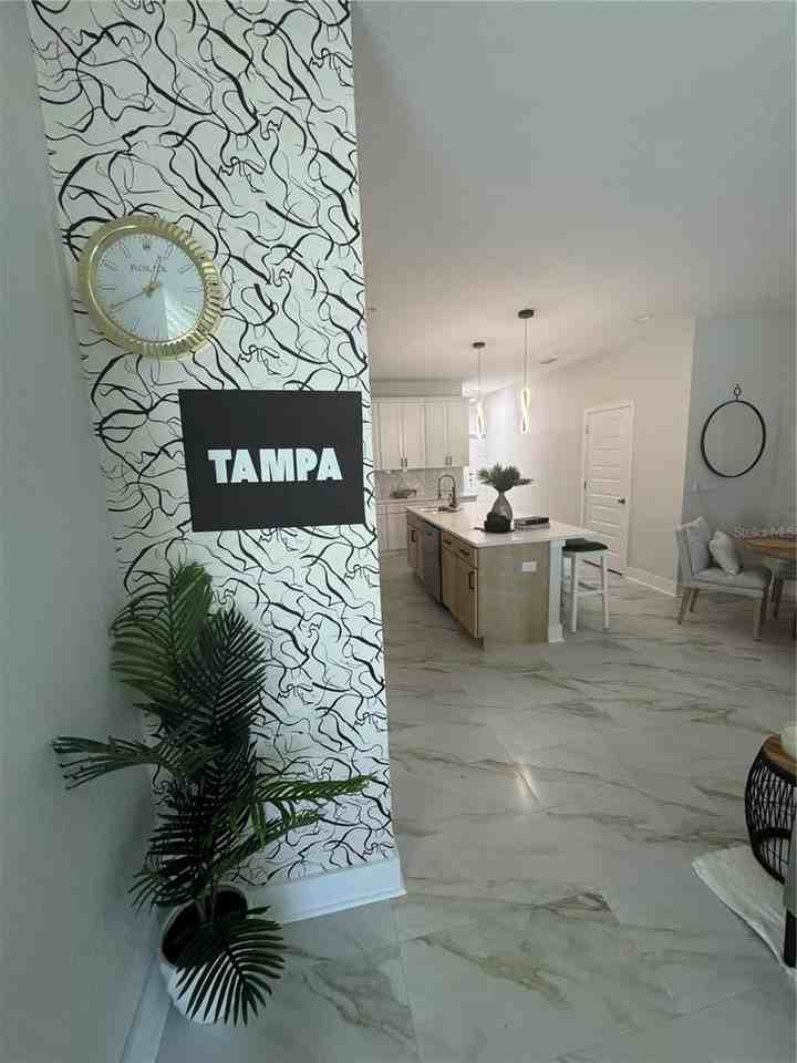 2138 W Beach St - Photo 3 of 13