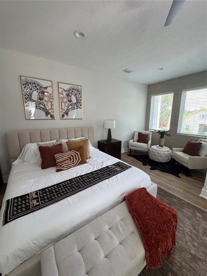 2138 W Beach St - Photo 7 of 13