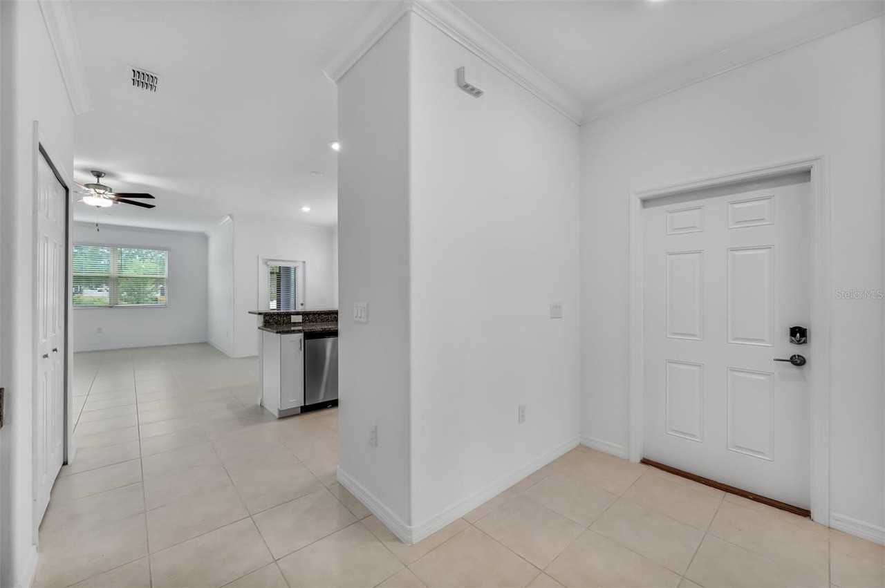 30741 Veridian Way - Photo 4 of 24