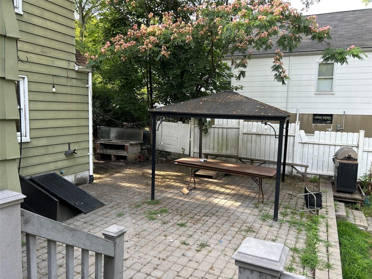 10 N Oak St - Photo 4 of 4