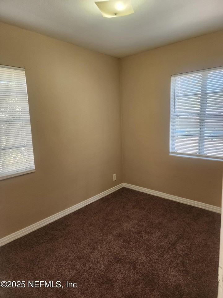 1235 West 5th Street - Photo 5 of 7