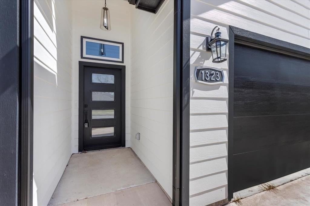 1323 S Montgomery St - Photo 2 of 27