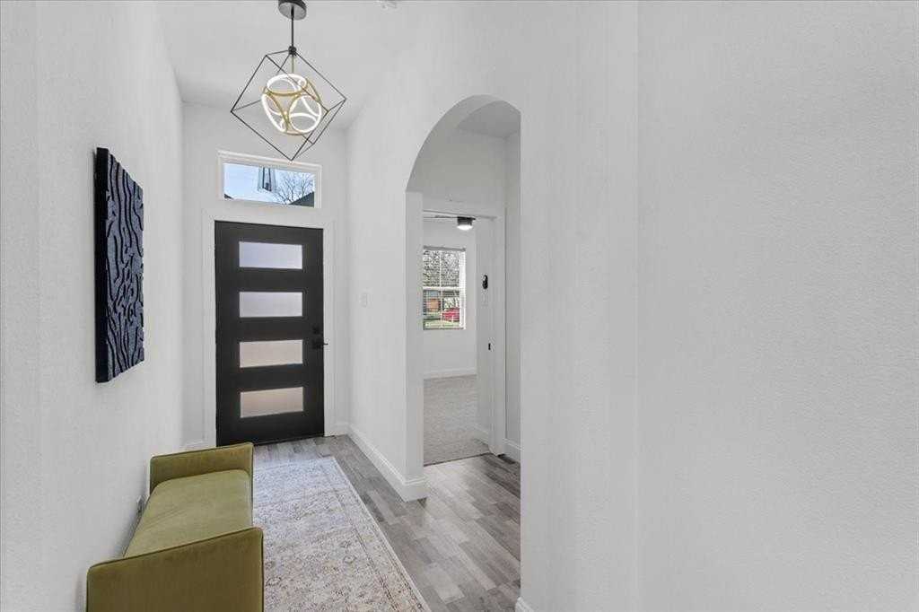 1323 S Montgomery St - Photo 3 of 27